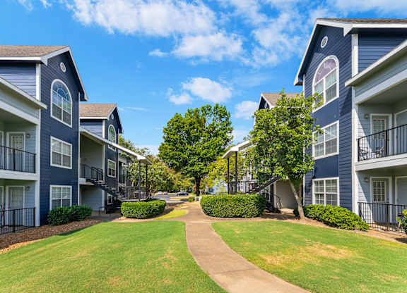 Exterior of Oak Hollow