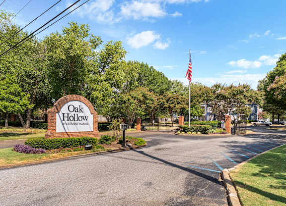 Oak Hollow Entrance
