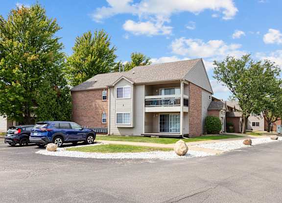 Exterior of Knoxville Pointe