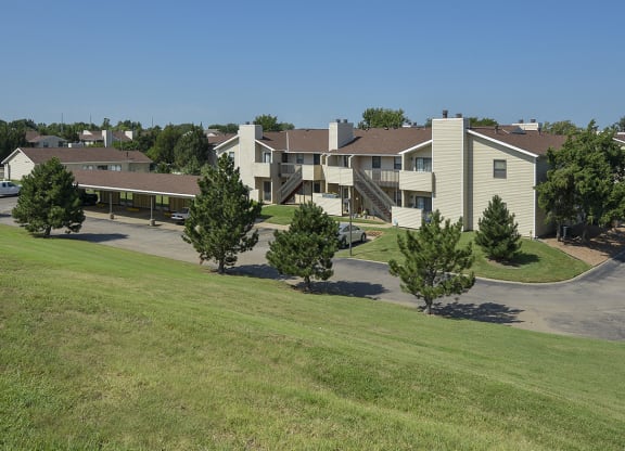 Mature Landscaping Around the Eagle Creek Community