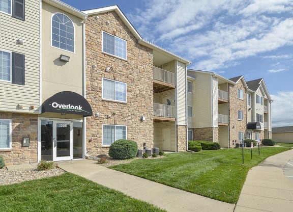 Exterior of an Apartment Building at The Overlook