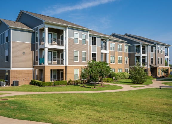 Exterior of an Encore Memorial Apartment Building