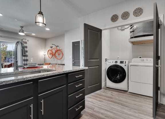 Closet With Washer & Dryer