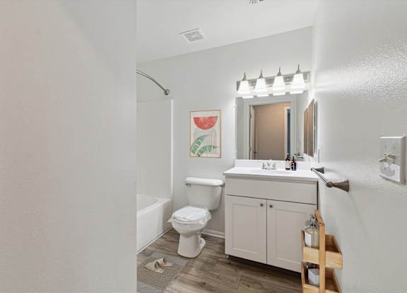 Bathroom with Modern Finishes