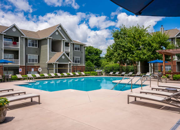 Pool & Sundeck