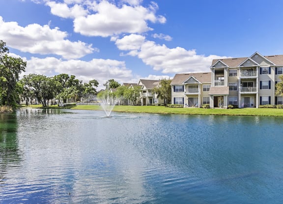 Huntington at Sundance Apartment Homes Overlooking the Large Lake with Fountain
