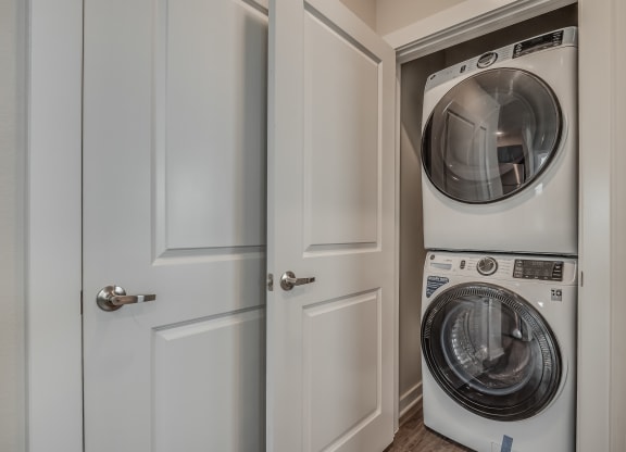 Full-Size Washer/Dryer