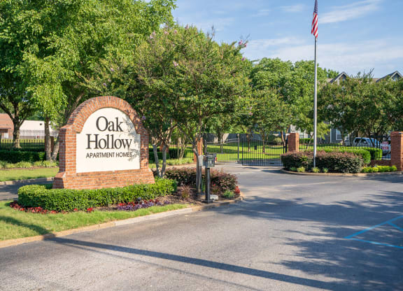 Oak Hollow Entrance