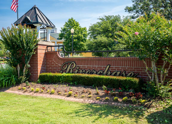 Riverchase Monument Sign