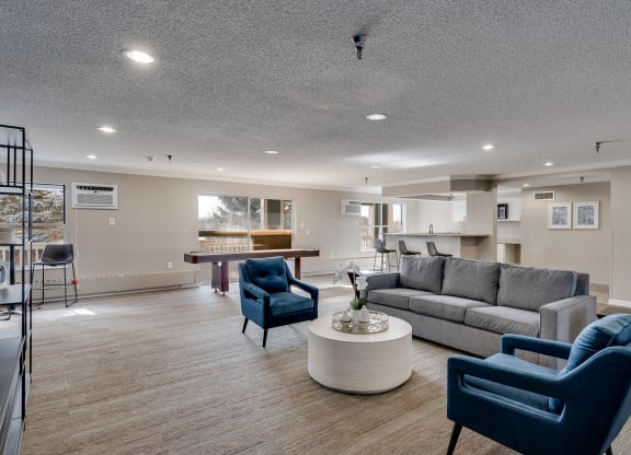 Clubhouse Lounge & Kitchen
