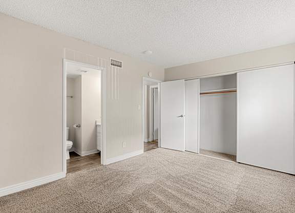 2x2 Bedroom at Villa Toscana Apartments in Phoenix Arizona