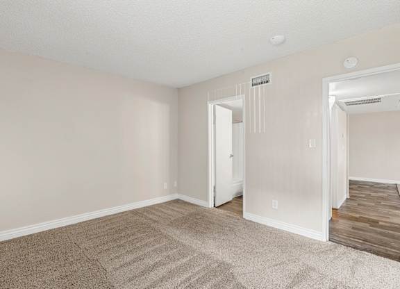 2x2 Bedroom at Villa Toscana Apartments in Phoenix Arizona