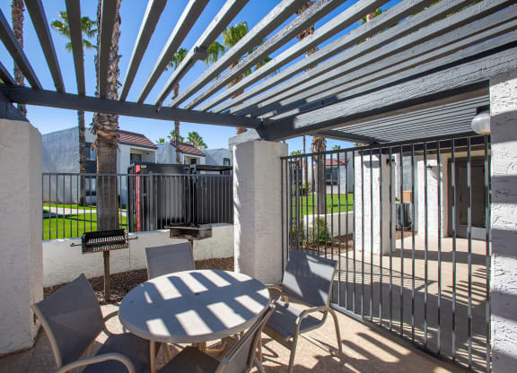 BBQ Picnic Area at Townhomes on the Park in Phoenix Arizona