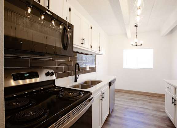 Kitchen and dingin Room at Los Altos Towers Apartments in Albuquerque NM