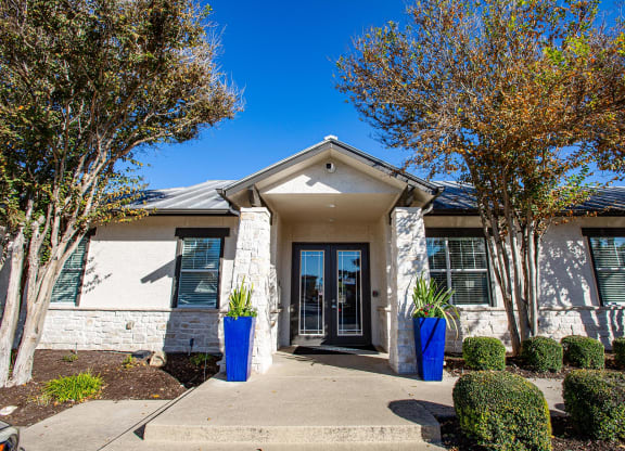 Leasing Office Entrance at Links at Forest Creek in Round Rock Texas near Austin