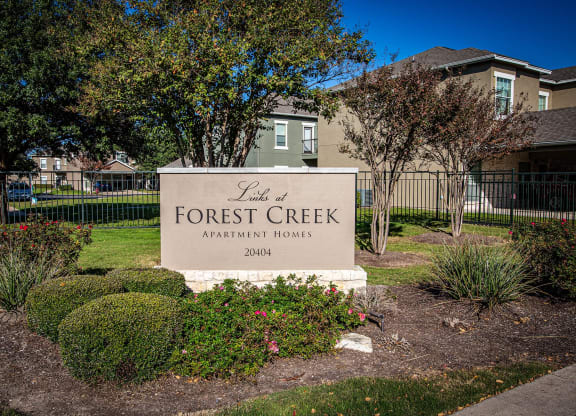 Monument sign at Links at Forest Creek in Round Rock Texas near Austin