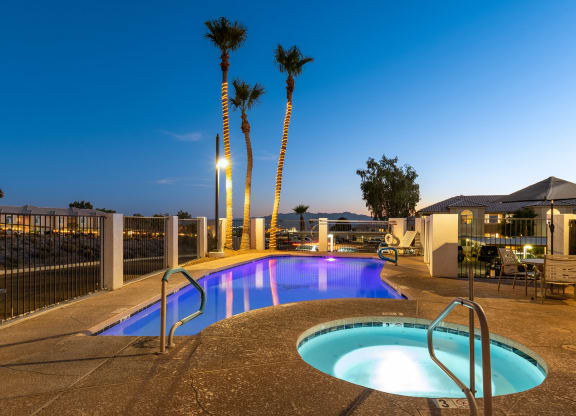 Night time pool at Stone Ridge Apartments