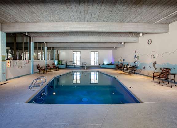 Pool at Los Altos Towers Apartments in Albuquerque NM
