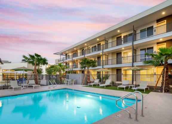 Pool at Streamliner 16th Apartments in Phoenix