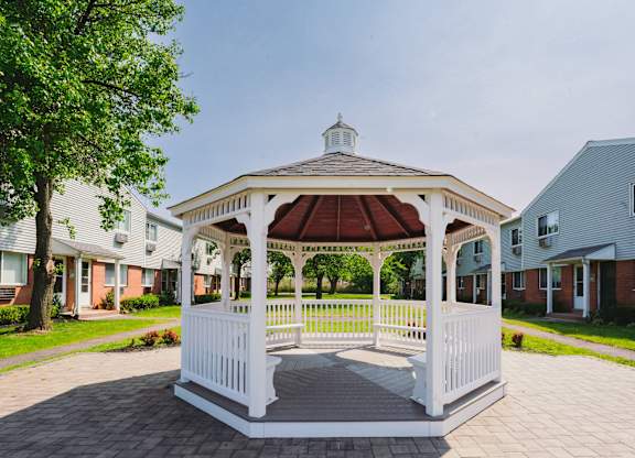 Outdoor Gazebo at Encore 99, East Haven
