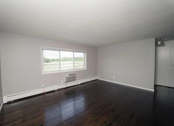Vacant Living Area at Encore 99, East Haven, CT, 06512