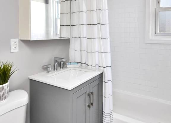 Bathroom With Bathtub at Encore 99, East Haven