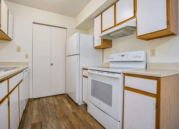 The Vista Apartments and Townhomes Classic Kitchen