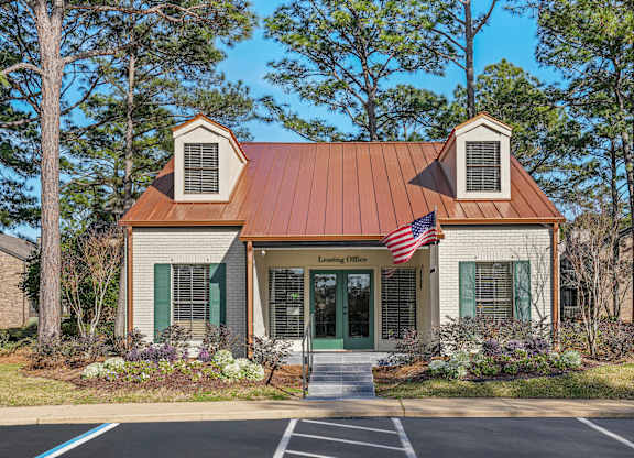 Front view of the clubhouse at Oakley at Hillcrest in Mobile, AL