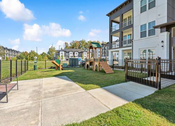 the preserve at ballantyne commons apartments patio and playground