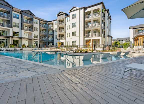 Tapestry Forest Creek apartments amenities Collierville Tennessee lifestyle