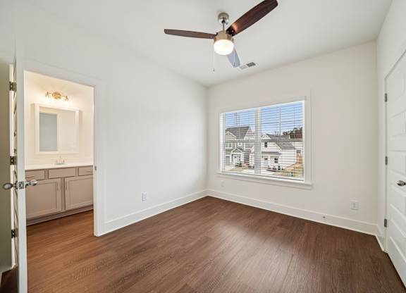 Bedroom Willow floor plan at Turnberry Park Apartments in Gardendale, AL