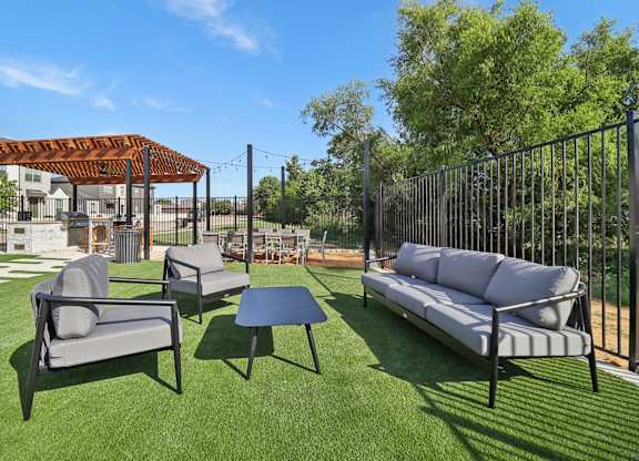 Outdoor amenities at Townhomes at Princeton Meadows