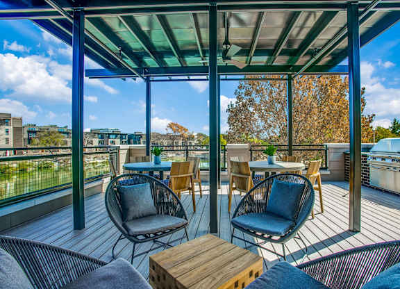 Gorgeous Outdoor Patio Deck