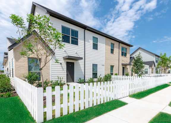 Community exterior at Townhomes at Princeton Meadows, Princeton townhomes