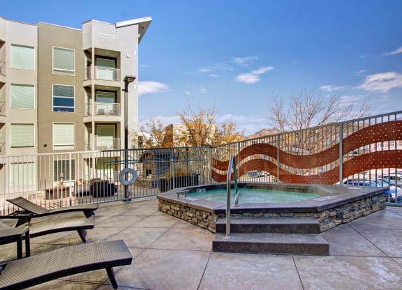 Velo on the Boulevard hot tub, Weidner Real Estate Properties