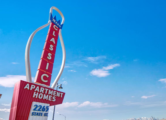 Ritz Classic Bowling Pin Sign