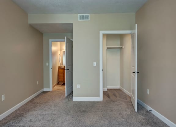 Bridges - bedroom and closet, Dean Weidner Investments