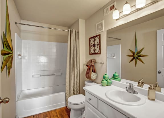 Legends at River Oaks Bathroom View