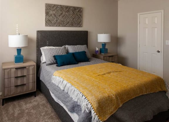 Sycamore Farms - Bedroom with ceiling fan - Weidner