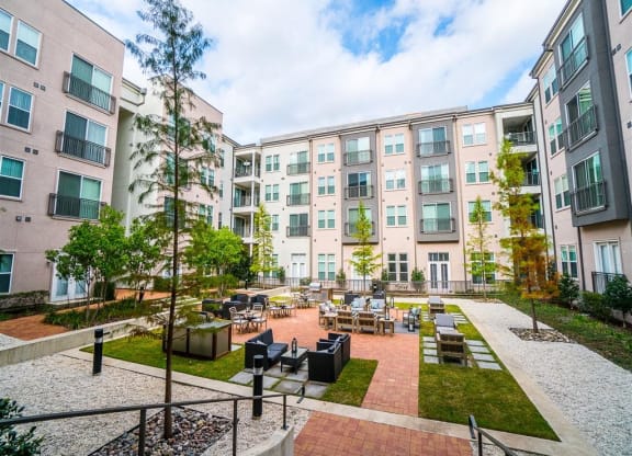 Parkside at Firewheel courtyard