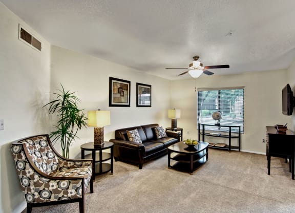 Reserve at Arrowhead Living Room