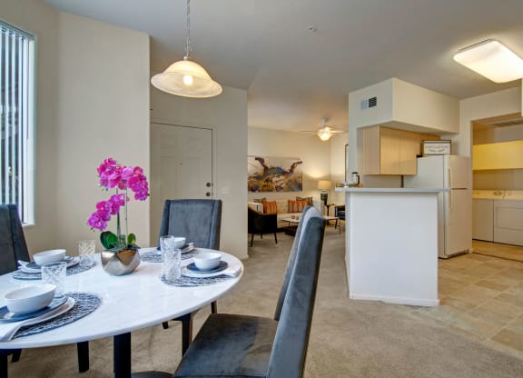 Sonoma Landing Dining Area