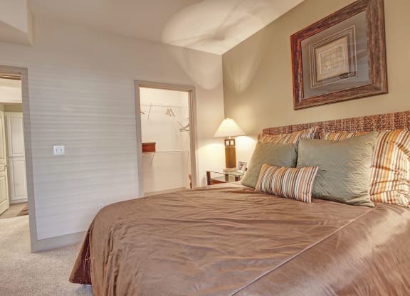 Rancho Belago Walk In Closet
