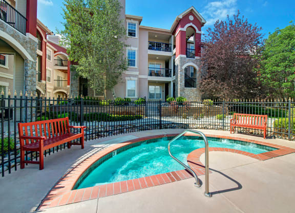 Camelback Pointe Jacuzzi Apartments in Colorado Springs, CO
