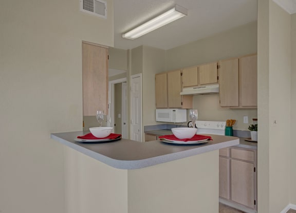 Camelback Pointe Breakfast Bar Apartments in Colorado Springs, CO
