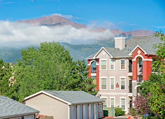 Camelback Pointe Mountain View Apartments in Colorado Springs, CO