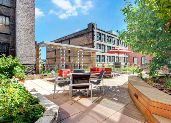 Lofts at Farmers Market Lounge
