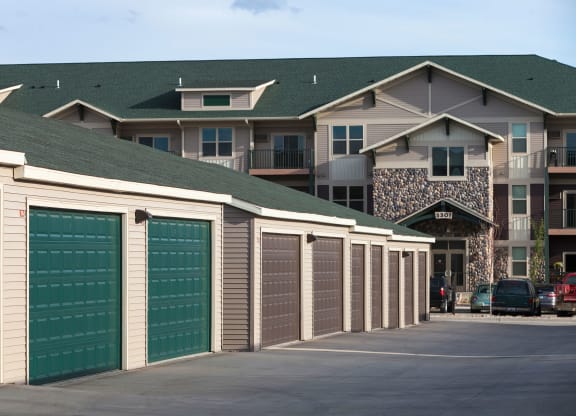 Prairie Pines Garage Parking Apartment Rentals Williston, North Dakota