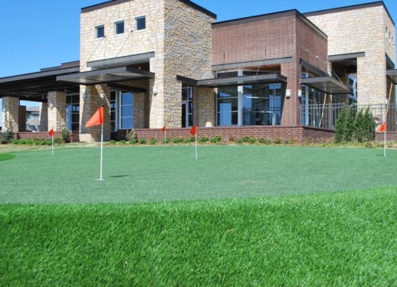 98 Apartments Mini Golf Course