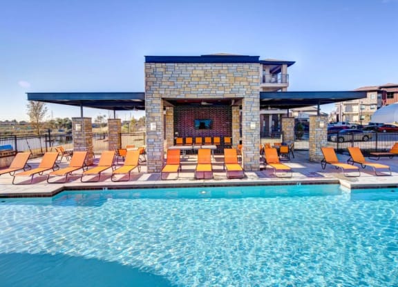 98 Apartments Outdoor Lounge